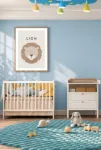 Sevimli Aslan Portresi – Minimalist İskandinav Bebek Odası Çerçeveli Tablo | 3:4 Kanvas