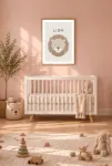 Sevimli Aslan Portresi – Minimalist İskandinav Bebek Odası Çerçeveli Tablo | 3:4 Kanvas